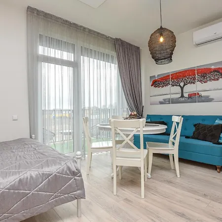 Apartamentai Melyna Jura * פלאנגה